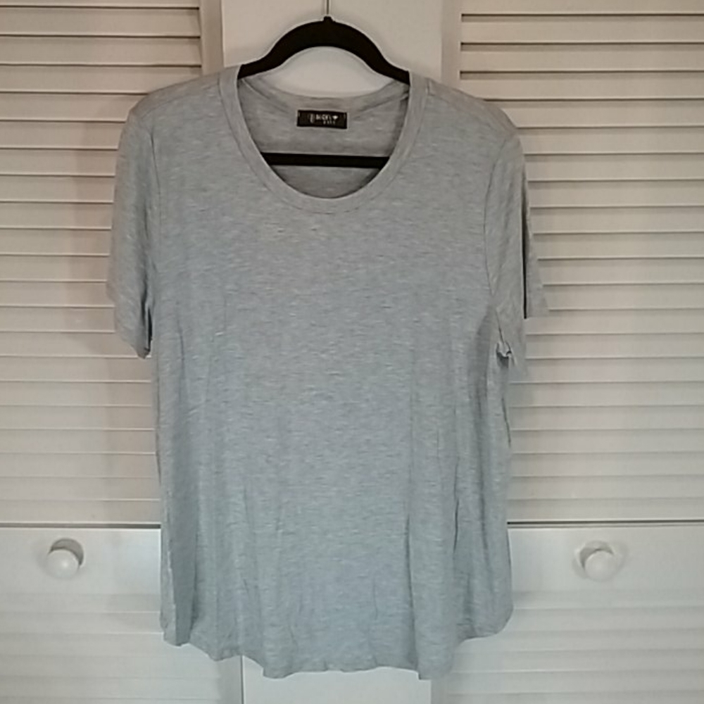 ♦️Queen Bees Gray Tee NWOT